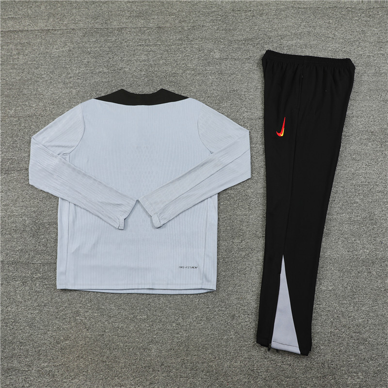 2024/25 Liverpool gray with black winter long sleeved training suit Kids size [player version]