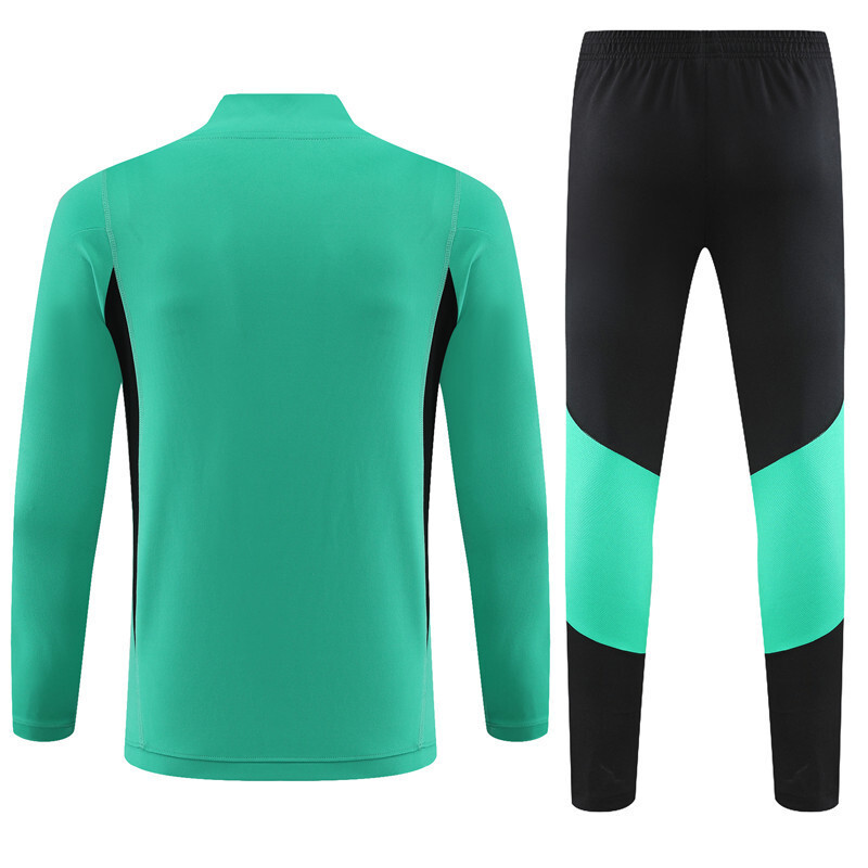23/24 Manchester United White Winter Long Sleeve Training Suit Adult Size