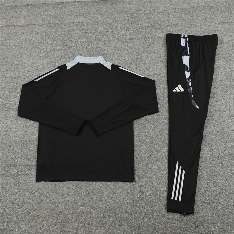 24/25 Manchester United Black Winter Long Sleeve Training Suit