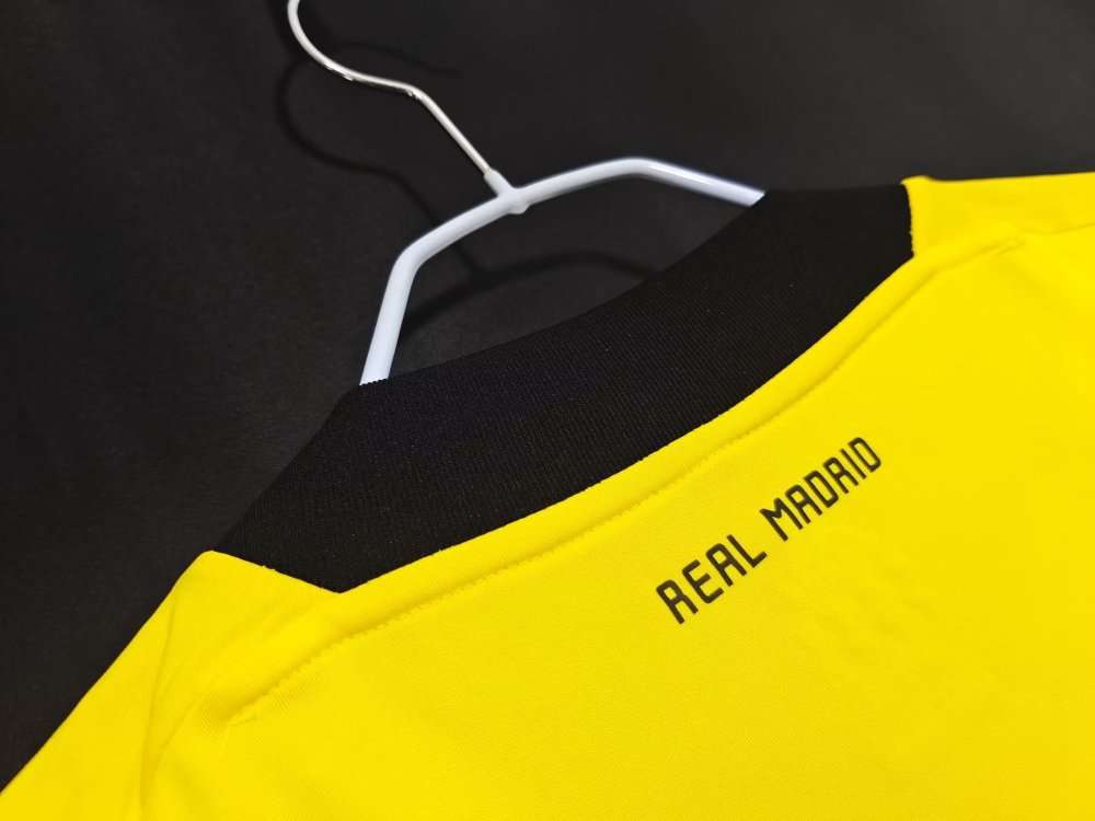 2011/12 Real Madrid Retro Jersey Goalkeeper Yellow
