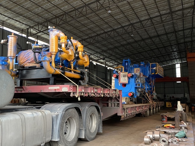 jinpeng-770-880Ton Aluminum Extrusion Press | Heavy-Duty Horizontal Press for Industrial Profiles | kinweld.com | Jinpeng extrusion press company,770-880 U.S.Ton extrusion press
