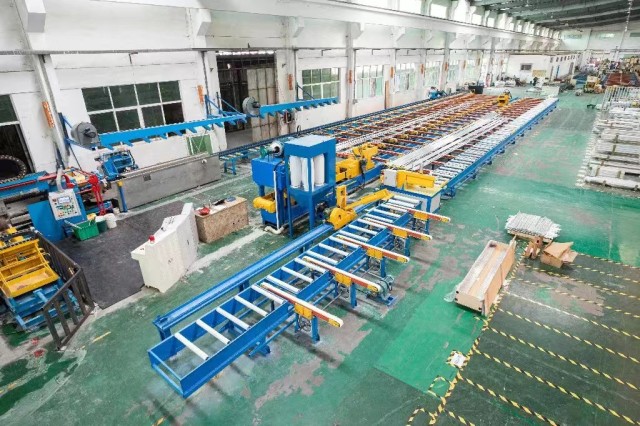 Jinpeng machinery-Stretching and Cooling Bed | Machinery for Manufacturing Aluminum Profiles - Extrusion, Heat Treatment, Cutting | kinweld.com | Jinpeng machiney,Cooling Bed (Run-Out Table)