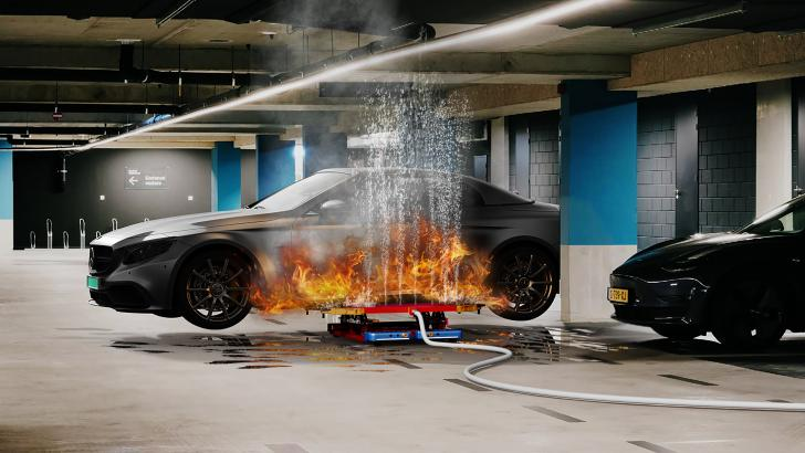 Mobile Robot for New Energy Vehicle Fire Fighting and Rescue,XH-Nexus,Mobile Robot for New Energy Vehicle Fire Fighting and Rescue