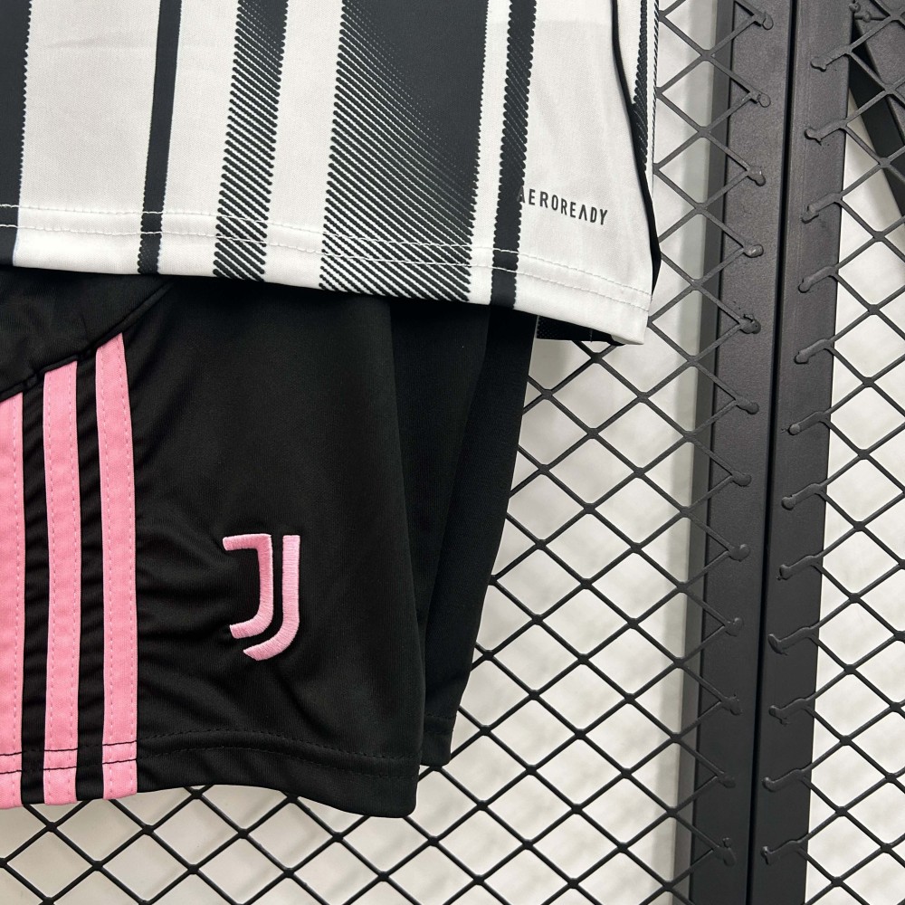 2025-2026 KIDS Juventus FC Home Football Shirt 1:1 Thai Quality