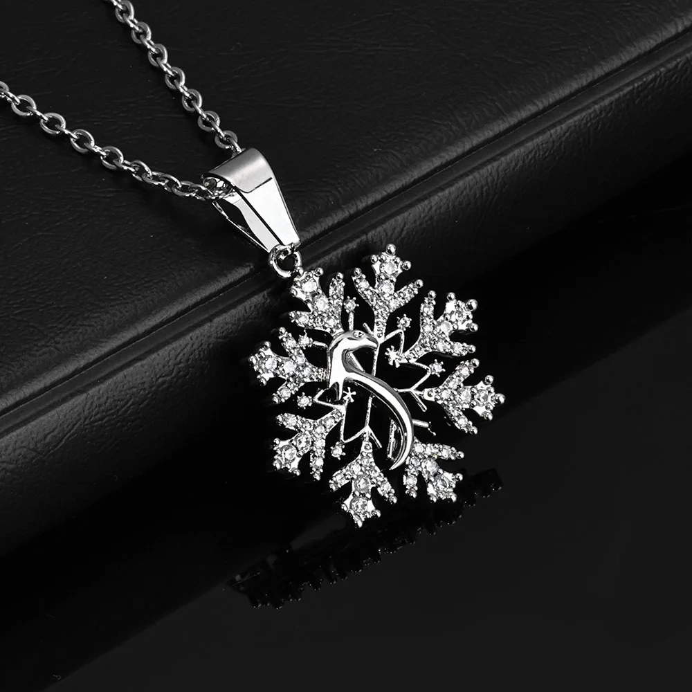 ESKEEM Fashion Christmas Jewelry White Gold Plated Snowflake Pendant with Fine Chain Charm Pendant Gift for Women