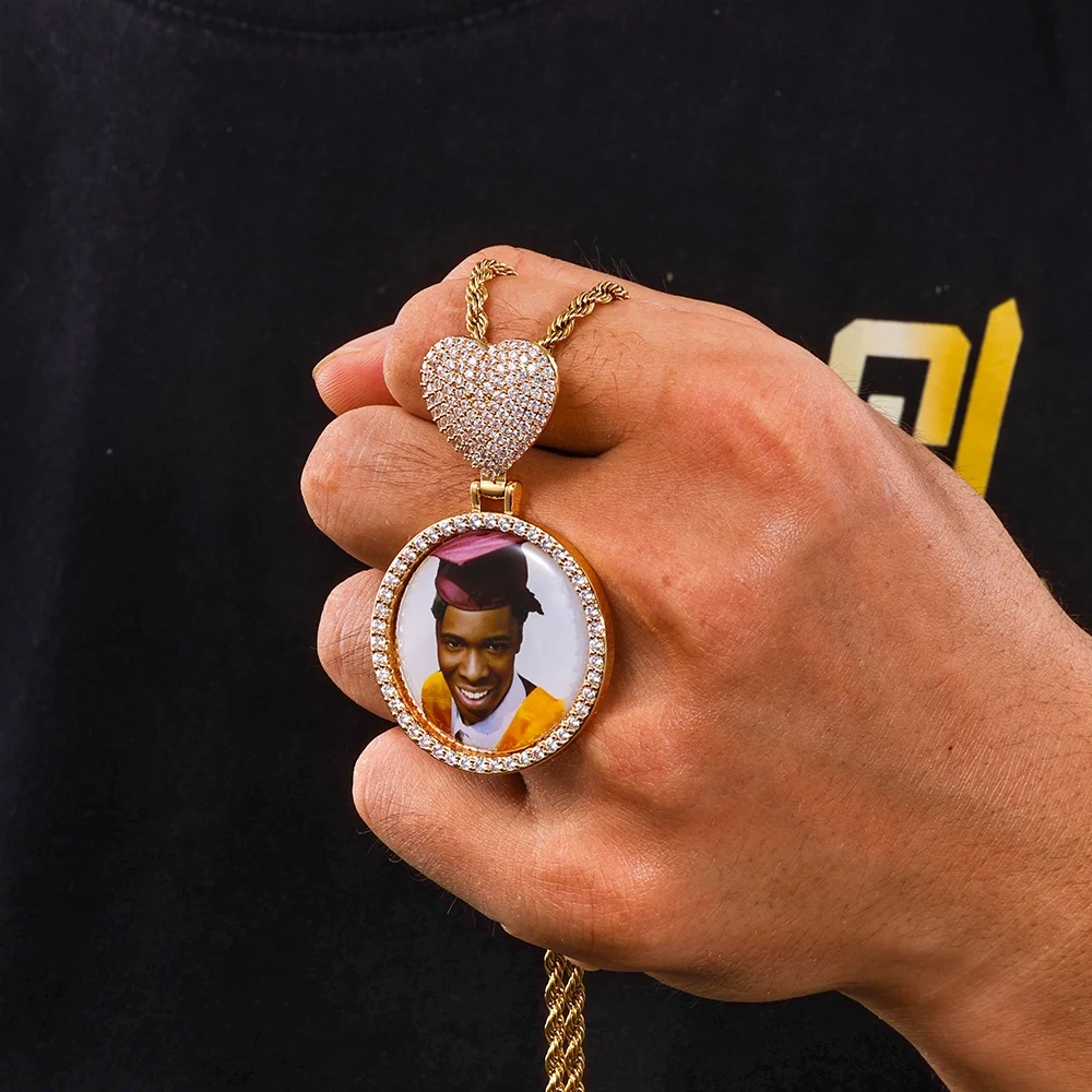 Custom 35/45mm Circle Chain Medal Disc Photo Pendant With Heart Clasp Memory Picture Pendant Engrave Name HipHop Fashion Jewelry