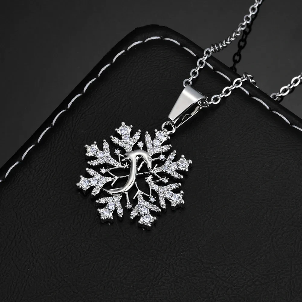 ESKEEM Fashion Christmas Jewelry White Gold Plated Snowflake Pendant with Fine Chain Charm Pendant Gift for Women