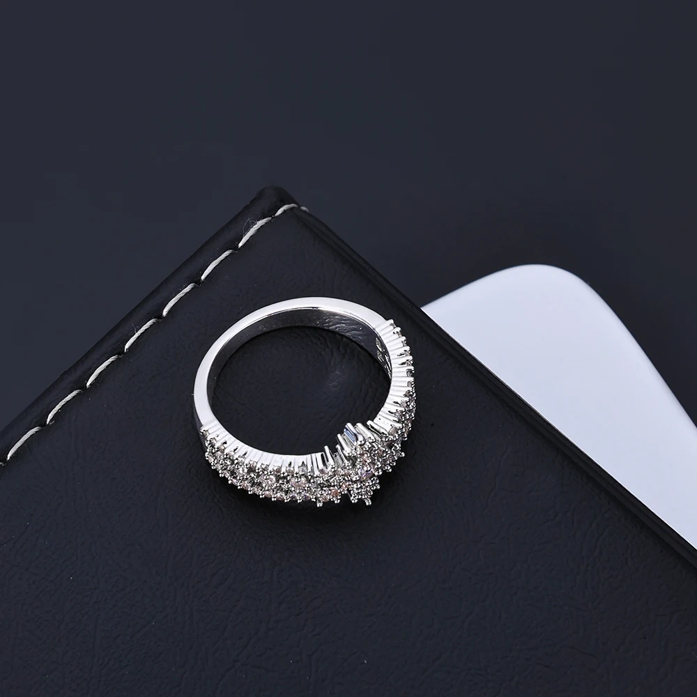 NY Luxury Cubic Zirconia Brass Hollow Snowflake Ring High End Jewelry for Gatherings Stylish Women Ring