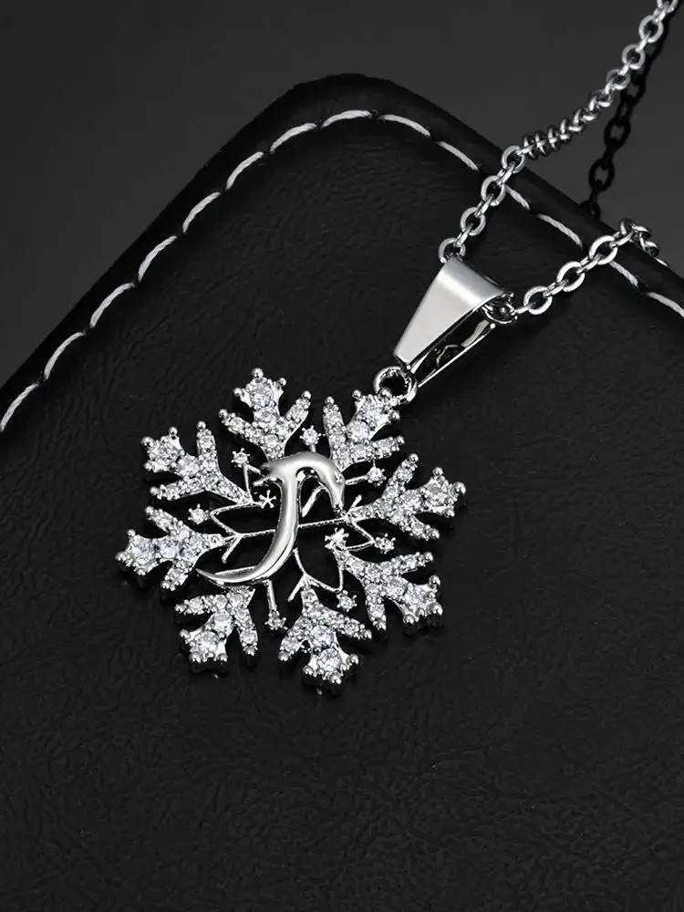 ESKEEM Fashion Christmas Jewelry White Gold Plated Snowflake Pendant with Fine Chain Charm Pendant Gift for Women