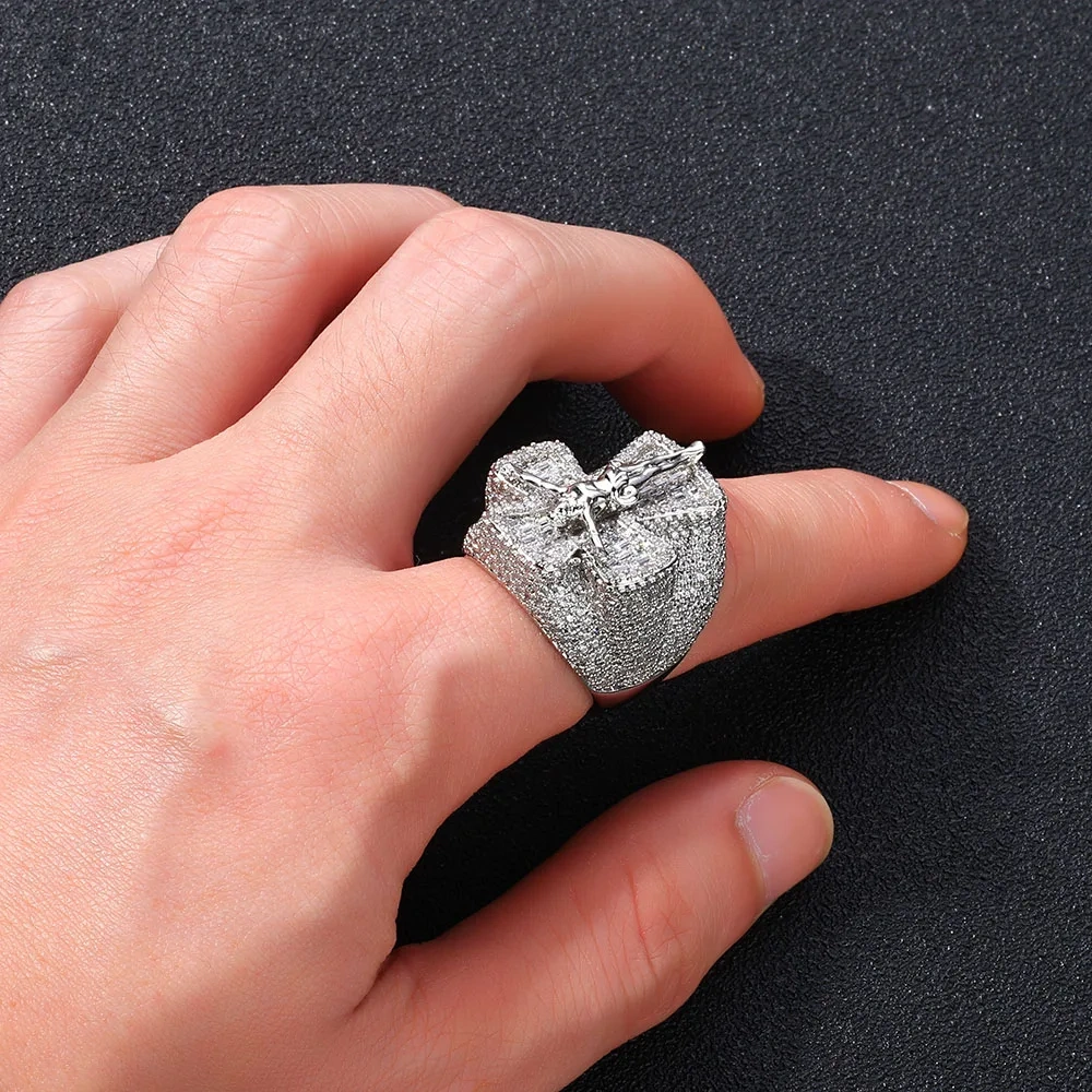 ESKEEm Hip Hop Rapper Jewelry Shiny Religious Cross Jesus Ring for Men Micro Pave Iced Out Cubic Zirconia Cross Ring Party Gift