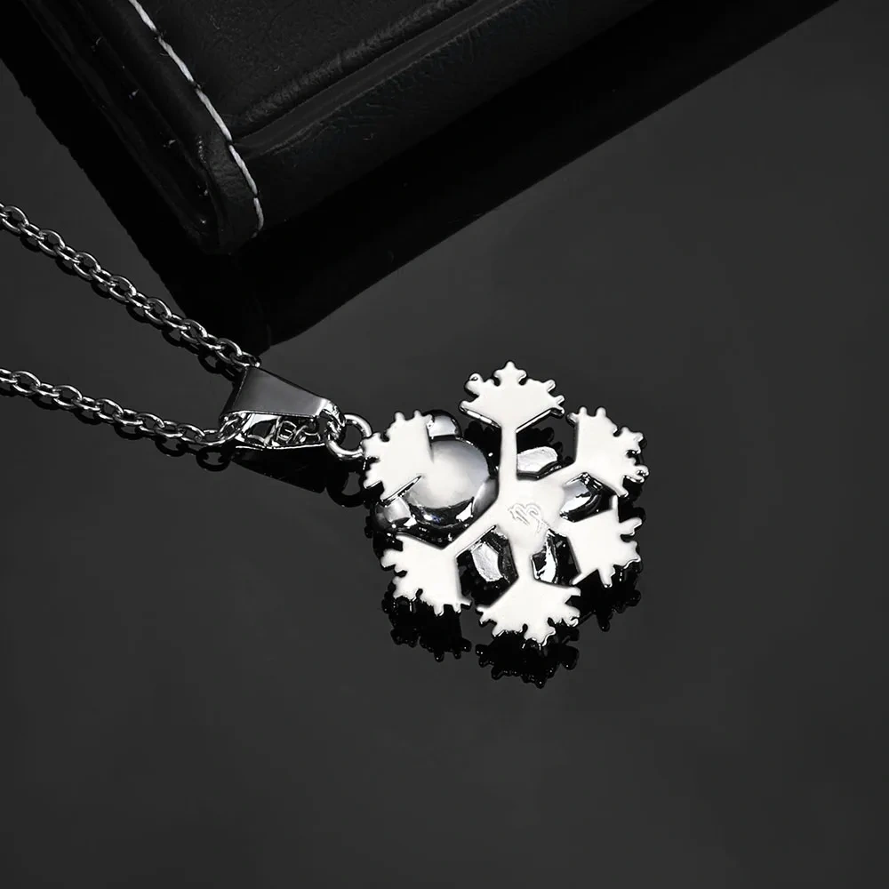 ESKEEM Bear Shape Snowflake Pendant Necklace Silver Plated Iced Out Zircon Charm Pendant for Christmas Gift Jewelry