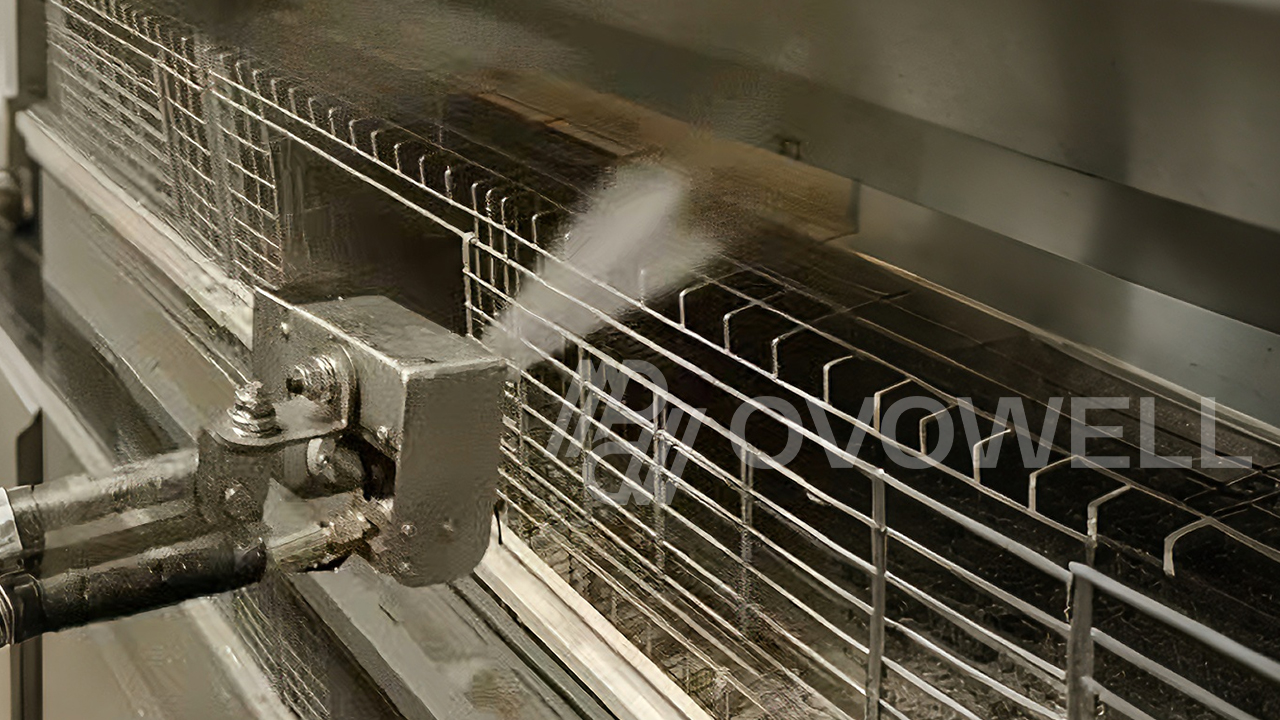 High-pressure poultry cage cleaning equipment