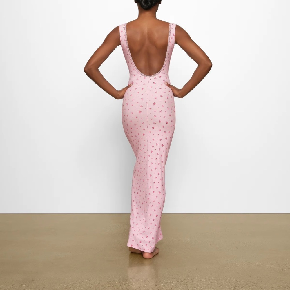 XOXO Minimal Ribbed Backless Dress – Sleek, Soft & Curve-Defining