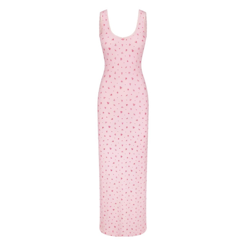 XOXO Minimal Ribbed Backless Dress – Sleek, Soft & Curve-Defining