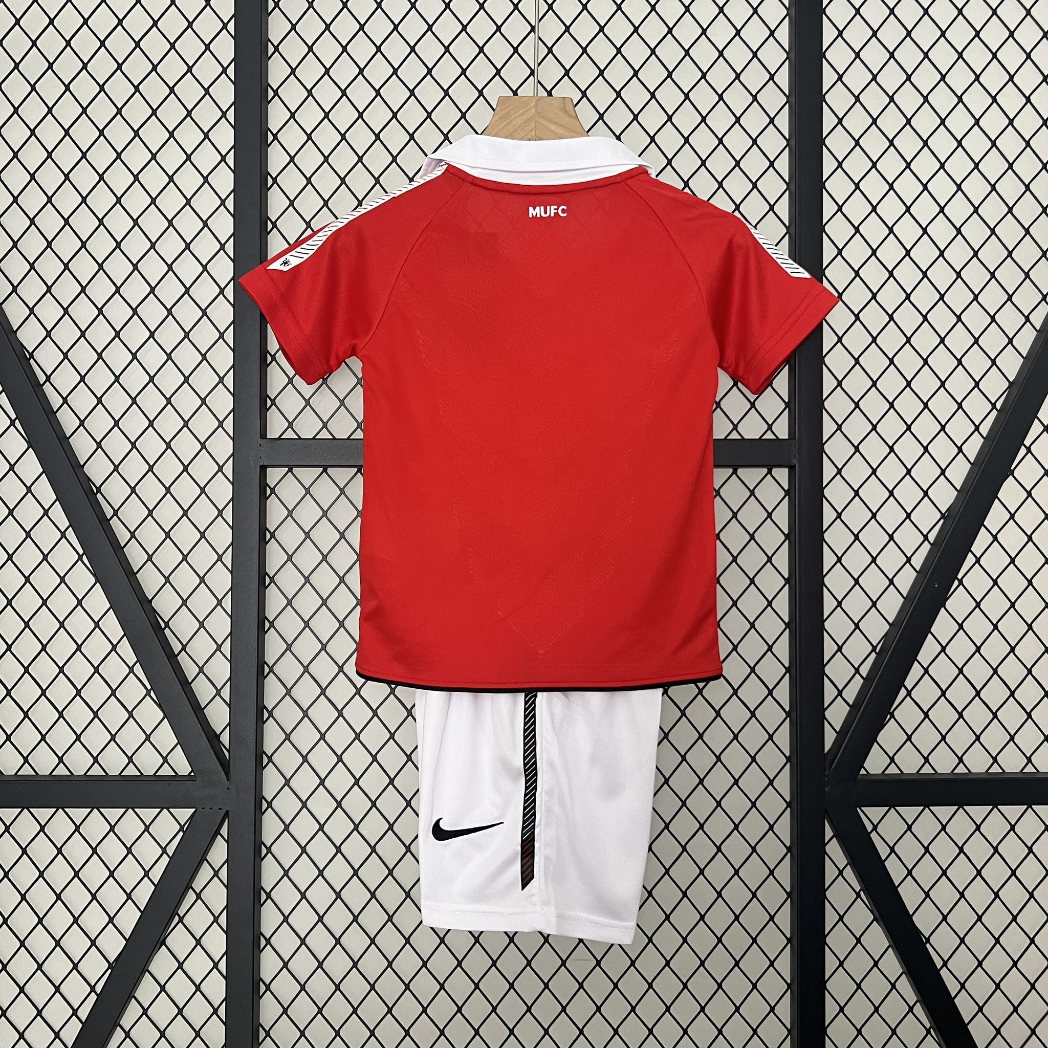 Manchester United 10-11 Home Retro Kid Kits Youth Apparels Jersey