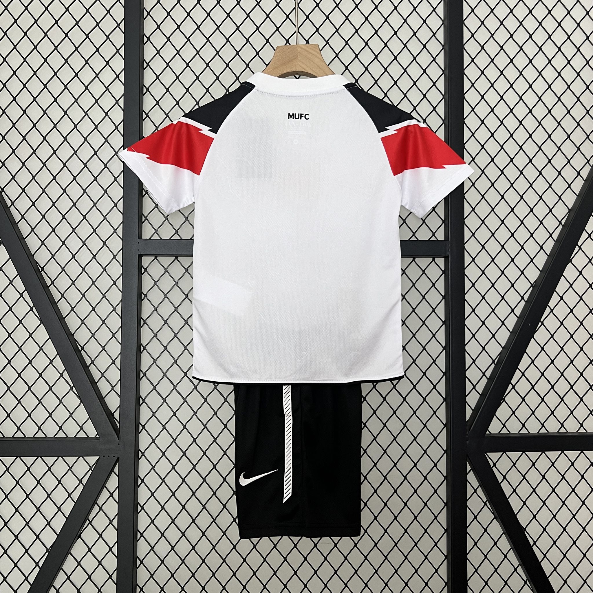 Manchester United 10-11 Away Champions League Retro Kids Kits Youth Apparels Jersey
