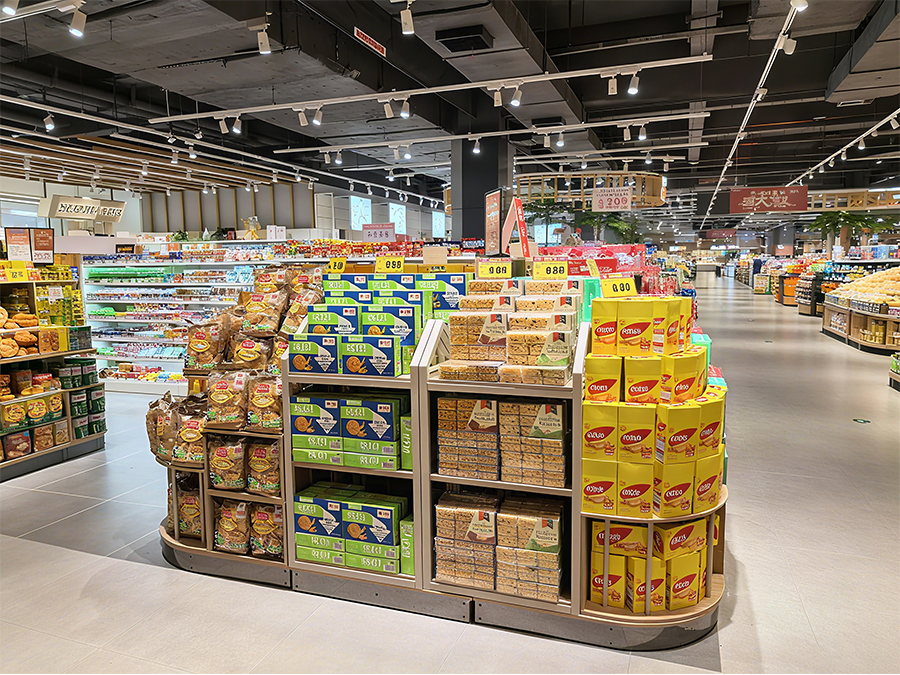 Wall-Mounted Snack Display - Space-Saving Shelving