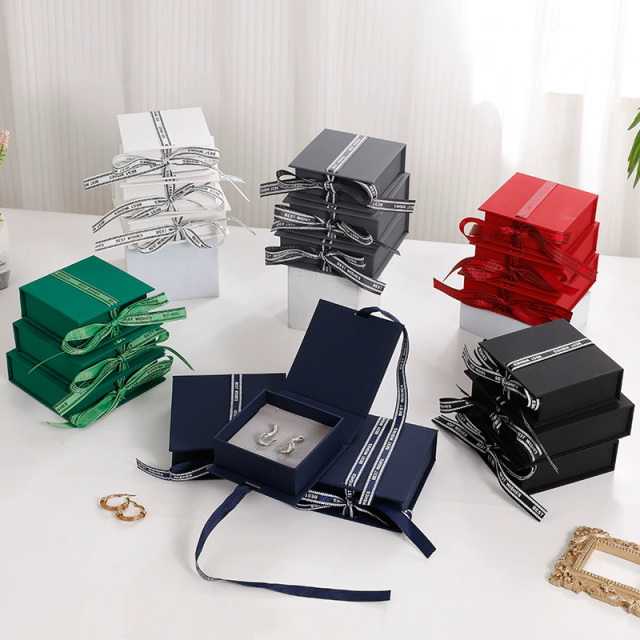 Custom Elegant Ribbon-Tied Jewelry Box For Rings & Necklaces By Moyi Packaging