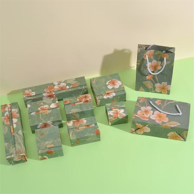 Custom Magnetic Flip Jewelry Box Matte Paper Closure Packaging By Moyi