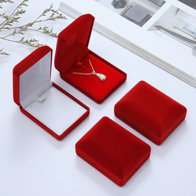 Moyi Packaging Custom Velvet Flip Top Jewelry Box For Rings & Necklaces