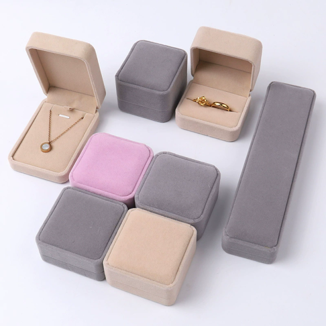 Moyi Packaging Multi-Color Velvet Jewelry Box Set Versatile Ring & Necklace Box