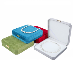Custom Square Velvet Jewelry Box Flip-Top Portable Necklace Storage Packaging