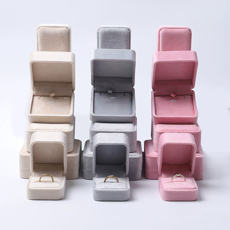 Moyi Packaging Wholesale Multi-Size Velvet Jewelry Box Collection Ring Necklace & Bracelet Box