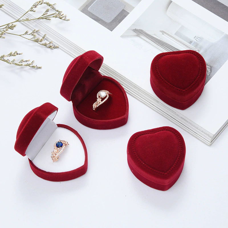 Moyi Wholesale Heart Shape Velvet Ring Box Custom Logo Jewelry Gift Packaging