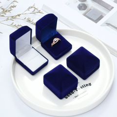 Moyi Luxury Pyramid Velvet Ring Box Elegant Jewelry Gift Box For Wedding