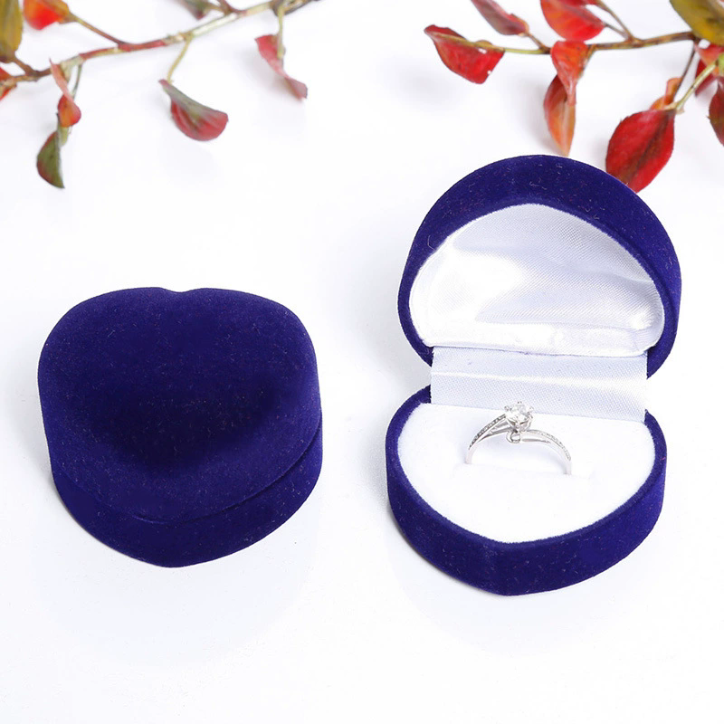 Moyi Packaging Elegant Heart Velvet Ring Box Perfect For Ring Display & Gifting