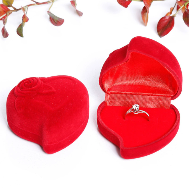 Moyi Custom Color Heart Velvet Ring Box Rose Design Jewelry Gift Box For Proposal