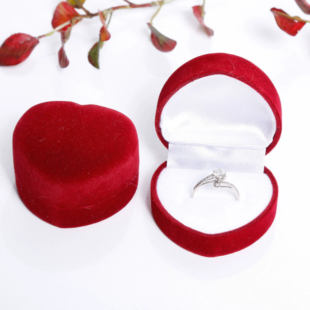 Moyi Packaging Elegant Heart Velvet Ring Box Perfect For Ring Display & Gifting
