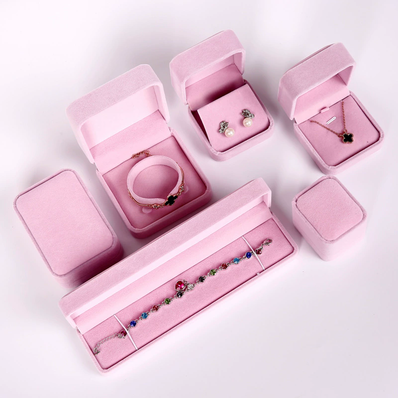Moyi Custom Velvet Jewelry Box Premium Ring Earring & Necklace Packaging