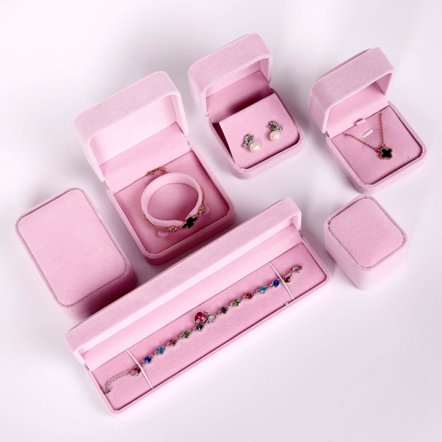 Moyi Custom Velvet Jewelry Box Premium Ring Earring & Necklace Packaging