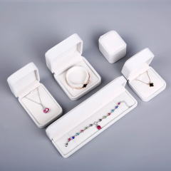 Moyi Custom Velvet Jewelry Box Premium Ring Earring & Necklace Packaging