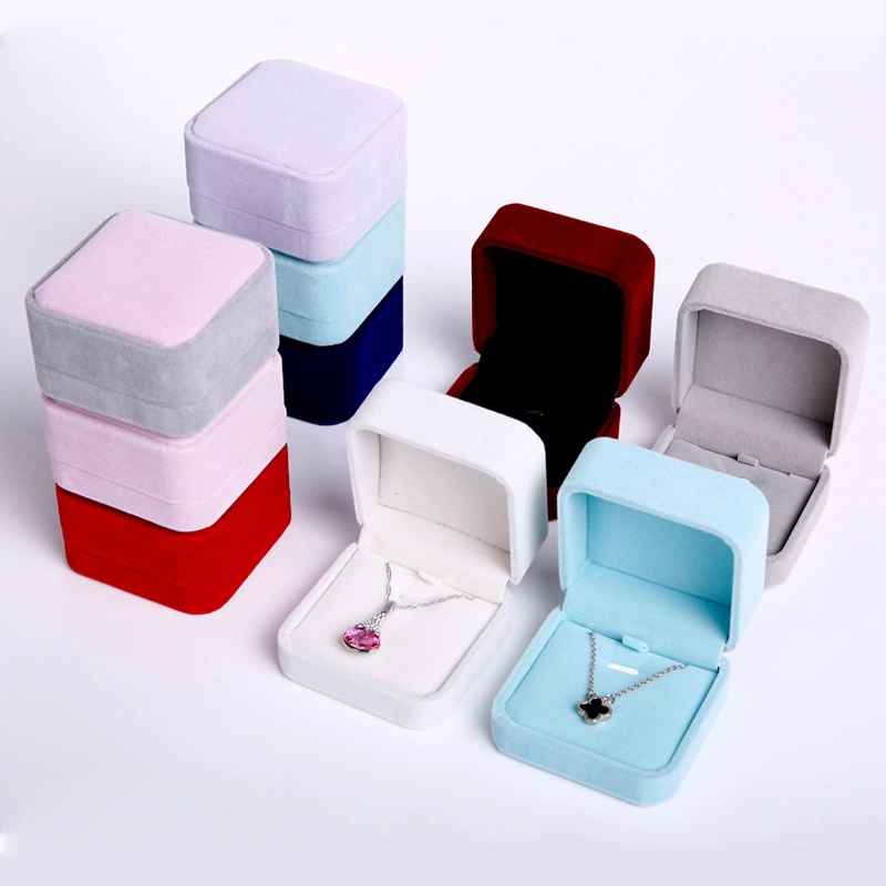 Moyi Custom Velvet Necklace Box Elegant Jewelry Packaging For Pendants & Necklaces