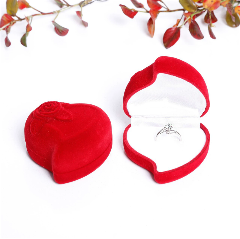 Moyi Custom Color Heart Velvet Ring Box Rose Design Jewelry Gift Box For Proposal