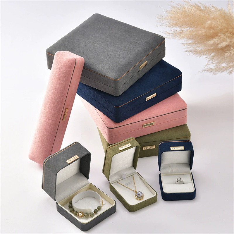 Moyi Premiun Customizable Velvet Jewelry Box Set For Rings Necklace & Earrings