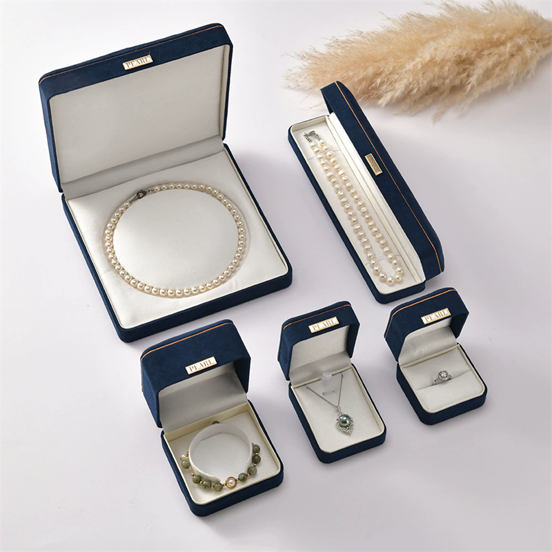 Moyi Premiun Customizable Velvet Jewelry Box Set For Rings Necklace & Earrings