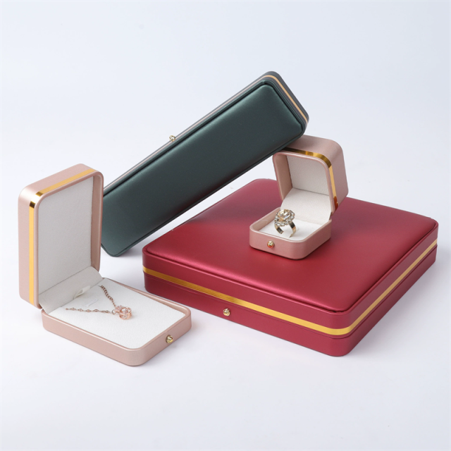 Moyi Premium PU Leather Jewelry Box Set Elegant Gift Case For All Jewelry Types