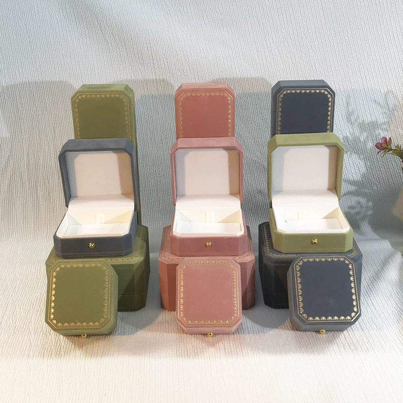 Moyi Luxury Velvet Jewelry Box Engagement Ring Holder Customizable Jewelry Storage Organizer