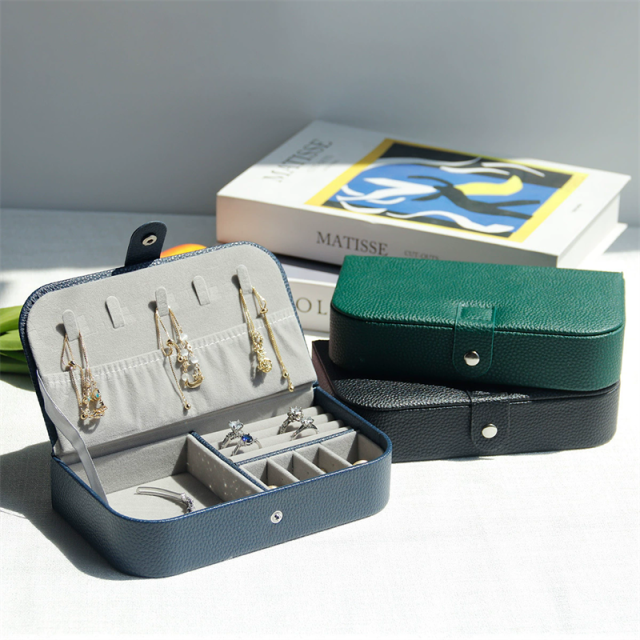 Moyi Travel Leather Jewelry Organizer Case Multi-Compartment Jewelry Box For Ring & Earring