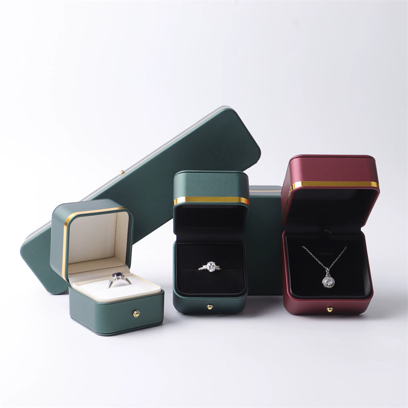 Moyi Luxury Leather Jewelry Gift Box With Gold Trim Premium Box For Ring & Necklace