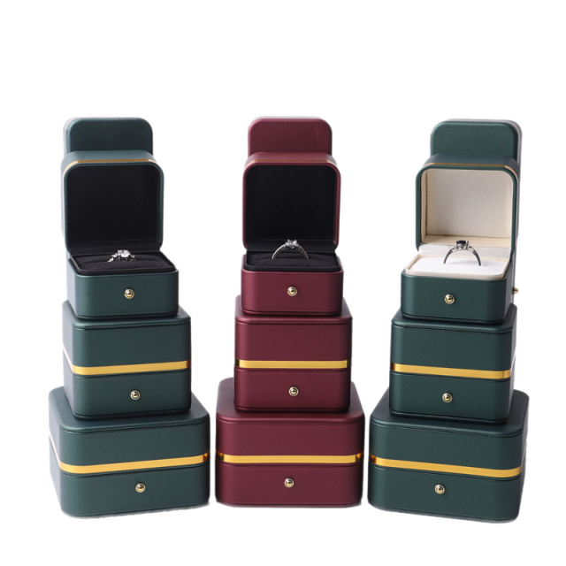 Moyi Luxury Leather Jewelry Gift Box With Gold Trim Premium Box For Ring & Necklace