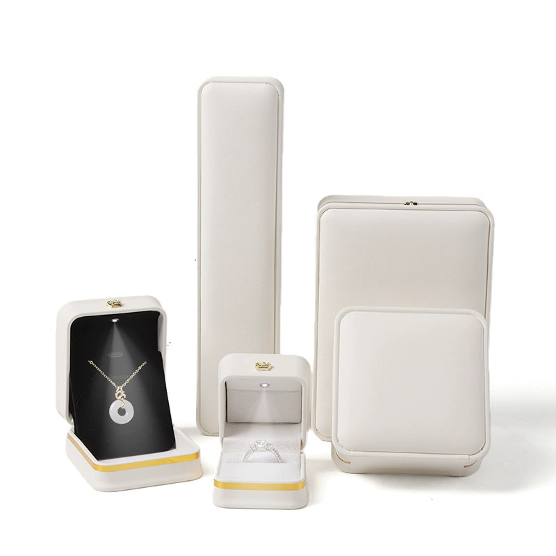 Moyi Luxury Leather Jewelry Box With LED Light Premium Packaging For Ring Necklace & Proposal Gifts