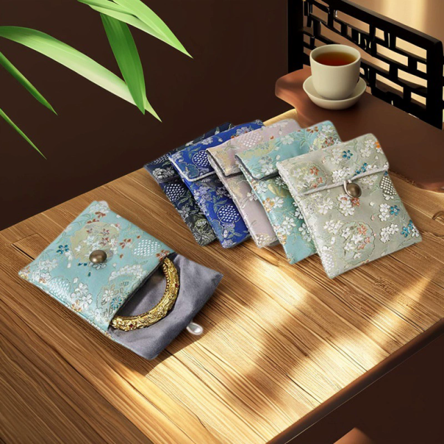 Moyi Elegant Silk Jewelry Pouch Premium Snap Button Storage Bag For Bracelet & Travel