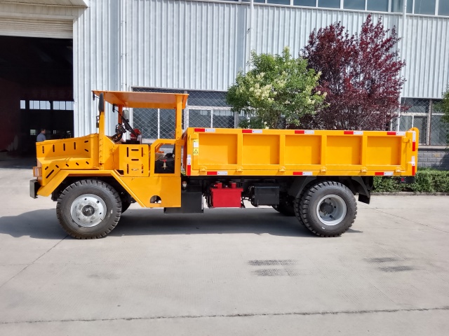 8-Ton Mining Transport Dump Truck - UQ8T
