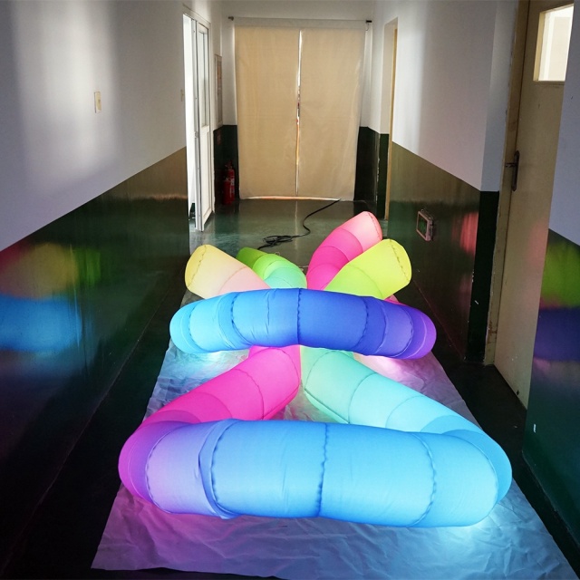 Ground Inflatable Tube With LED for Nightclub Decoration