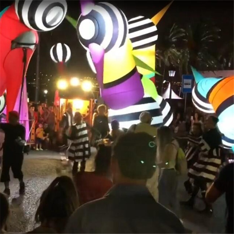 Custom Made Parade LED Decoration Inflatable Walking Costume/ Cone Inflatable Puppet