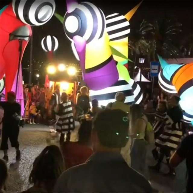 Custom Made Parade LED Decoration Inflatable Walking Costume/ Cone Inflatable Puppet